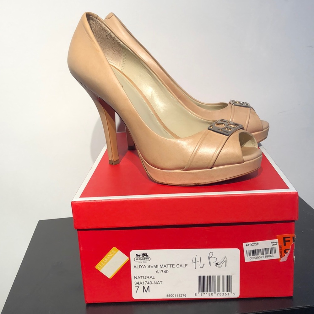COACH nude natural platform heels 7B